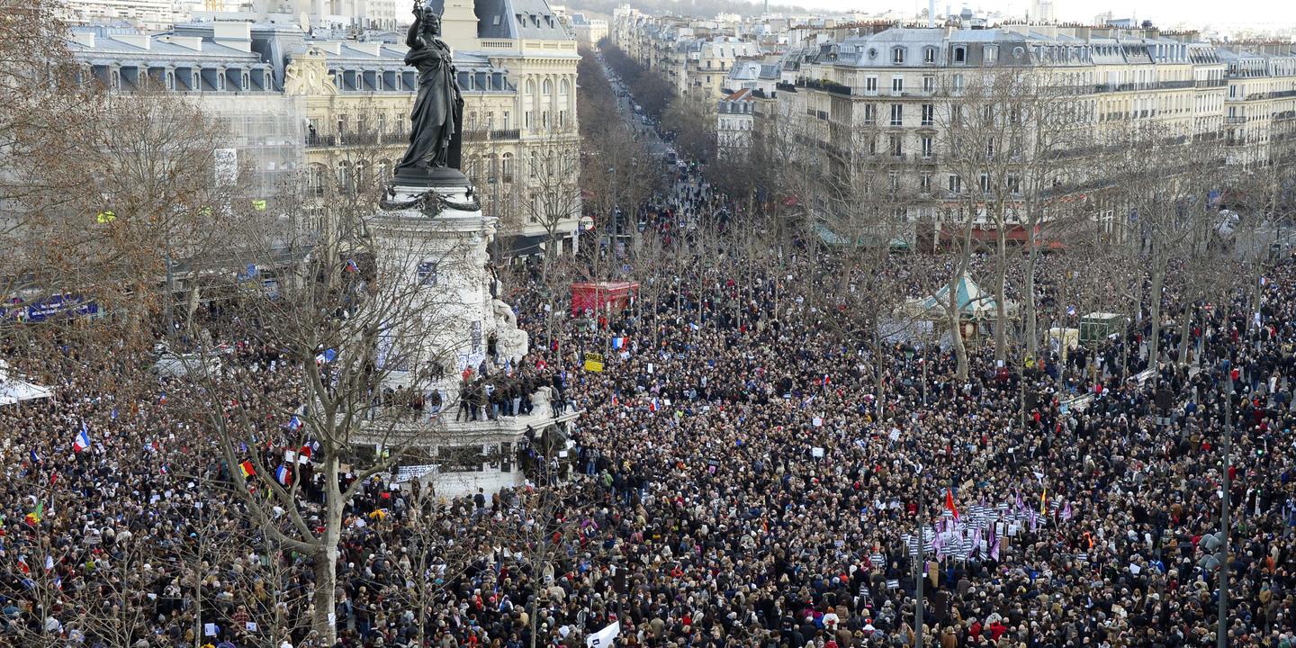 A Paris, des manifestants rassemblés pour défendre la liberté
