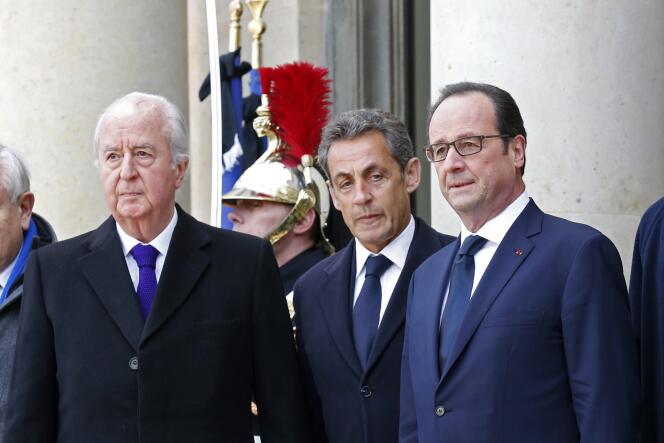 François Hollande veut réformer la Constitution en s’inspirant du comité Balladur de 2007, qui proposait d’inscrire l’état d’urgence dans la Constitution.