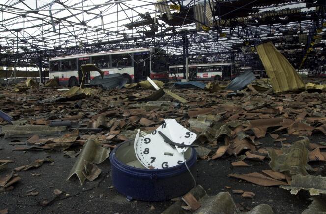 A Toulouse, le 23 septembre 2001, deux jours après l’explosion du complexe chimique AZF.