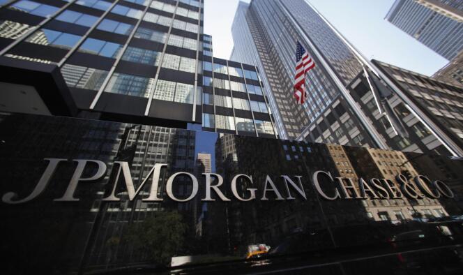 Devant les locaux de la banque JP Morgan Chase à New York, en septembre 2013.