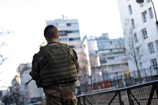 Un soldat d’une patrouille Vigipirate, à Paris, le 14 janvier 2015.