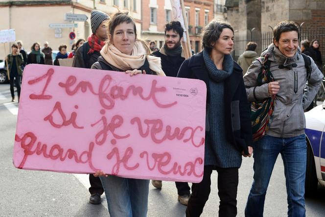 Manifestation en faveur de l'avortement devant le consulat d'Espagne à Toulouse, le 20 décembre 2013.