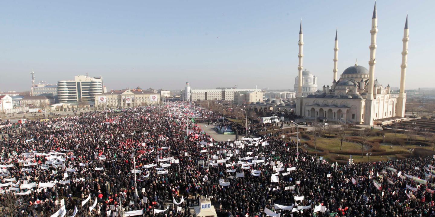 Manifestation Monstre En Tchetchenie Contre Charlie Hebdo
