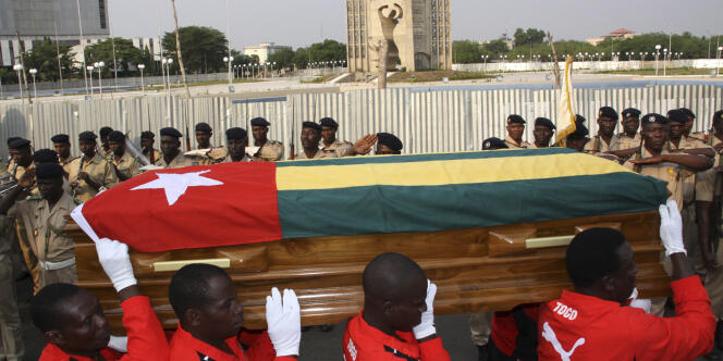 Cérémonie funéraire à Lomé, au Togo, le 15 janvier 2010, en mémoire de l'entraîneur adjoint Abalo Amelete.