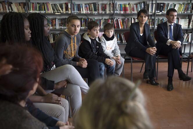 Manuel Valls et Najat Vallaud-Belkacem dans une école de Pontault-Combault, le 23 janvier
