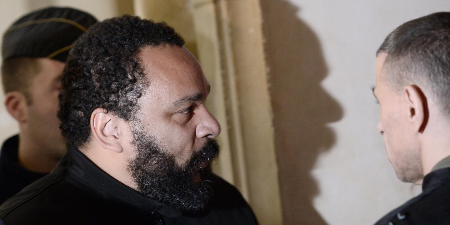 Un spectacle interdit de Dieudonné interrompu à Caussols, par la préfecture des Alpes-Maritimes
