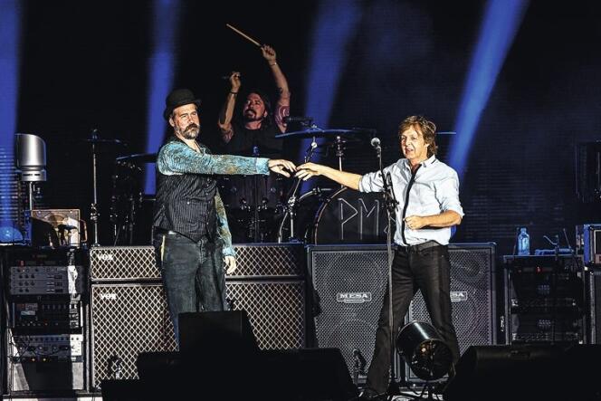 Paul McCartney avec Kirst Novoselic et Dave Grohl (ex-Nirvana), en 2013.