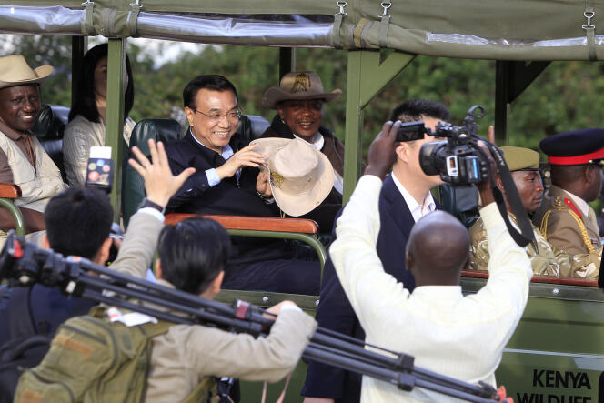Le premier ministre chinois, Li Keqiang, en compagnie de son hôte, le président kenyan Uhuru Kenyatta, le 10 mai 2014.