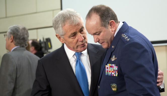 Le secrétaire d'Etat américain à la défense Chuck Hagel et le commandant militaire de l'OTAN Philip Breedlove, le 5 février à Bruxelles.