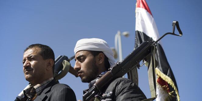 Des rebelles houtistes, le 4 février, à Sanaa. 