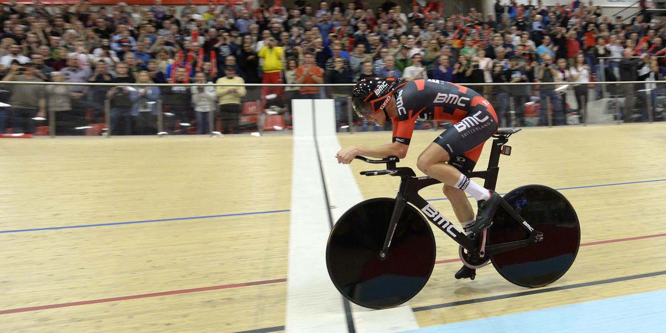 Cyclisme : un Australien pulvérise le record de l'heure