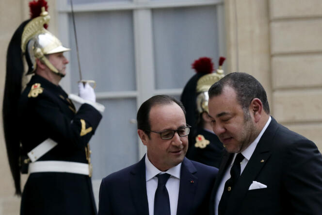 Le président français, Francois Hollande, accueille le roi du Maroc, Mohammed VI, à l'Elysée le 9 février.
