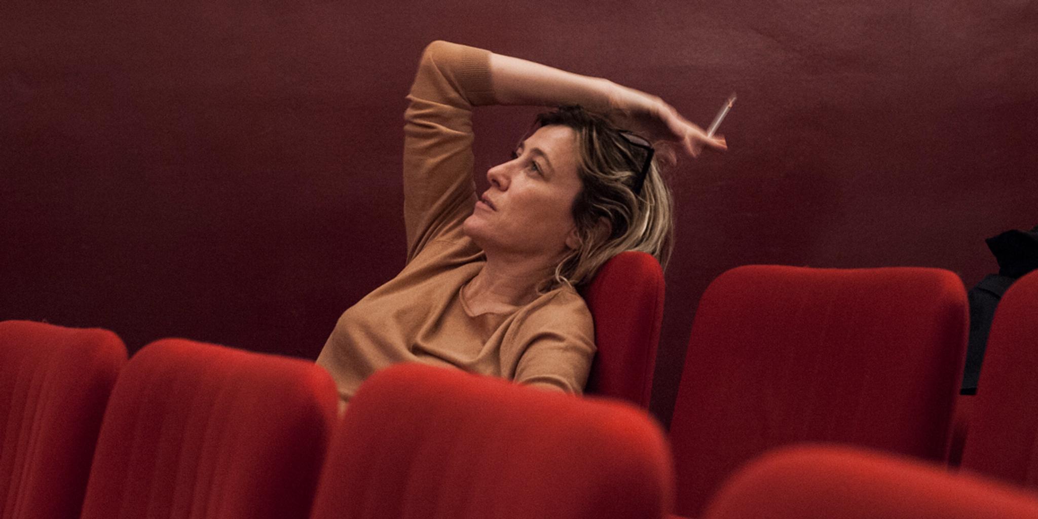 Bande-annonce Les Larmes Amères De Petra Von Kant Valeria Bruni Tedeschi : « Les temps morts sont plutôt des temps de vie