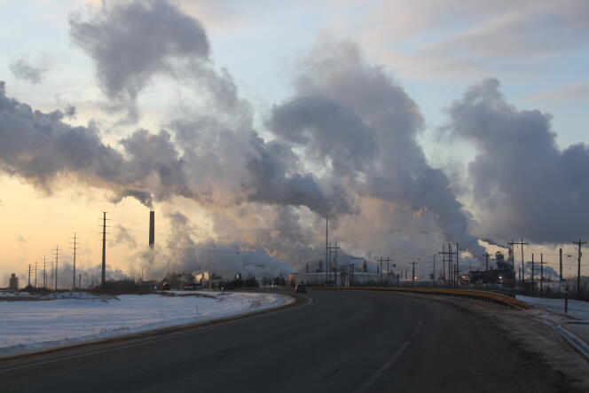 L'un des sites de Suncor, l'un des plus anciens groupes pétroliers de l'Alberta, sur la route de Fort McKay.