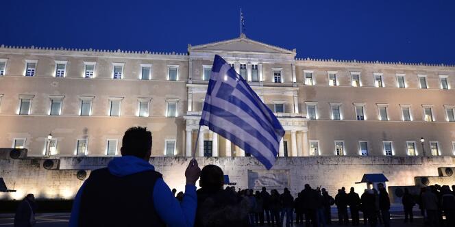 En contrepartie d'une prolongation de quatre mois, Athènes devra présenter une liste de réformes et s'engager à ne pas prendre d'actions unilatérales qui affecteront son budget.