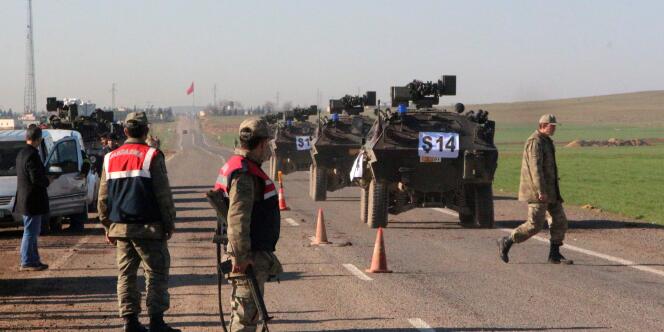 Le premier ministre turc s'est félicité du « bon déroulement » de l'opération militaire « comportant potentiellement d'importants risques » menée à environ 30 km à l'intérieur du territoire syrien, au nord-est d'Alep. 