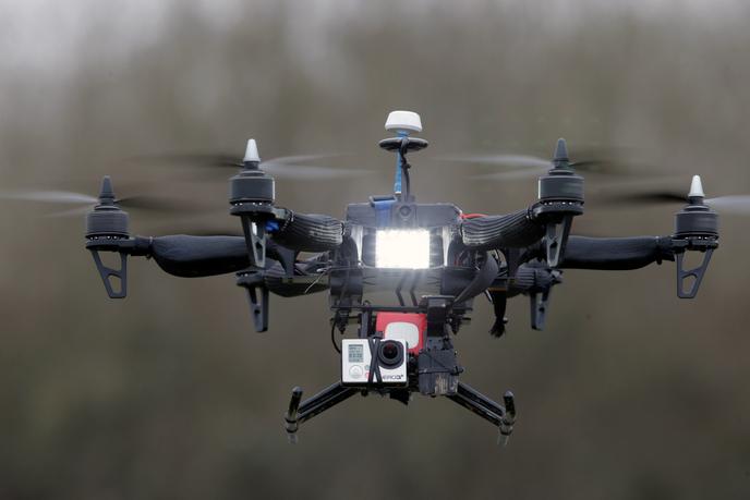 Les Lignes Bougent Entre Gentils Et Vilains Drones