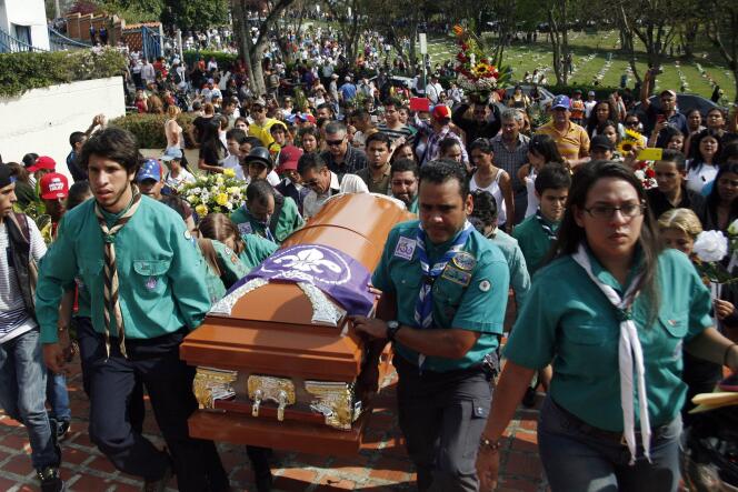 Les funérailles de Kluiver Roa, à San Cristobal le 25 février, un jeune homme tué la veille lors d'une manifestation antigouvernementale.