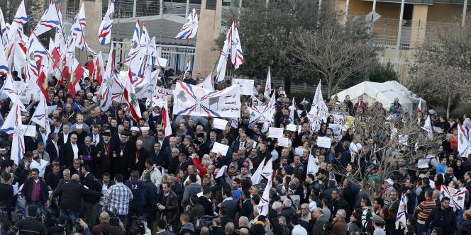 Marche de solidarité des Assyriens avec leurs co-religieux enlevés par le groupe Etat islamique en Syrie, le 28 février à Beyrouth.