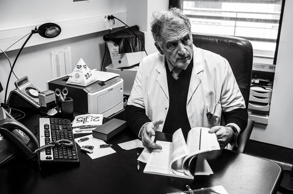 René Frydman, toujours star de l'in vitro