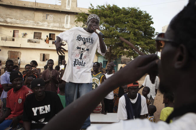 Performance du groupe de hip-hop Y'en a marre à Dakar en juin 2011.