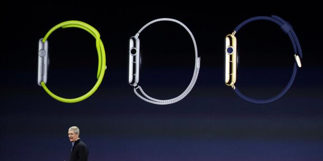 Différents modèles de montre Apple, présentés par Tim Cook, le PDG d'Apple, le 9 mars.