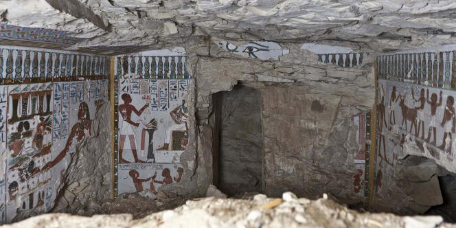 L'intérieur d'une tombe datant de la 18e dynastie à l'époque du Nouvel Empire, photographiée le 3 mars par le ministère des antiquités égyptien. 