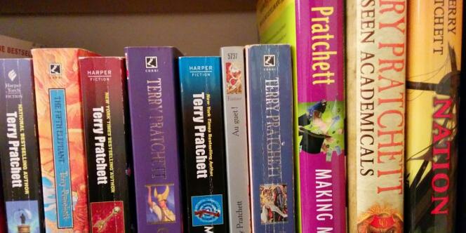 Des livres de Terry Pratchett, en français et en anglais.