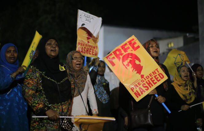 Partisans de l'ex-président Mohamed Nasheed, le 13 mars, à Malé.