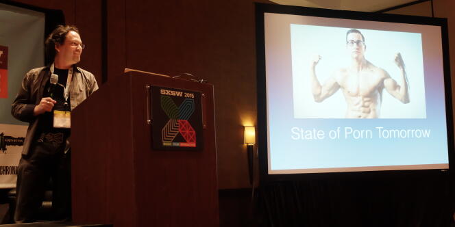 Brian Shuster lors de sa conférence donnée à Austin sur l'avenir de la pornographie et de la réalité virtuelle, samedi 15 mars 2015.