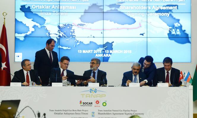 Réunion des responsables turcs et azéris pour le gazoduc transanatolien, à Ankara, le 13 mars