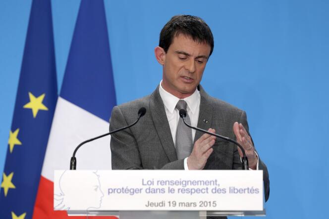 Manuel Valls, lors d'une conférence de presse, le 19 mars. 