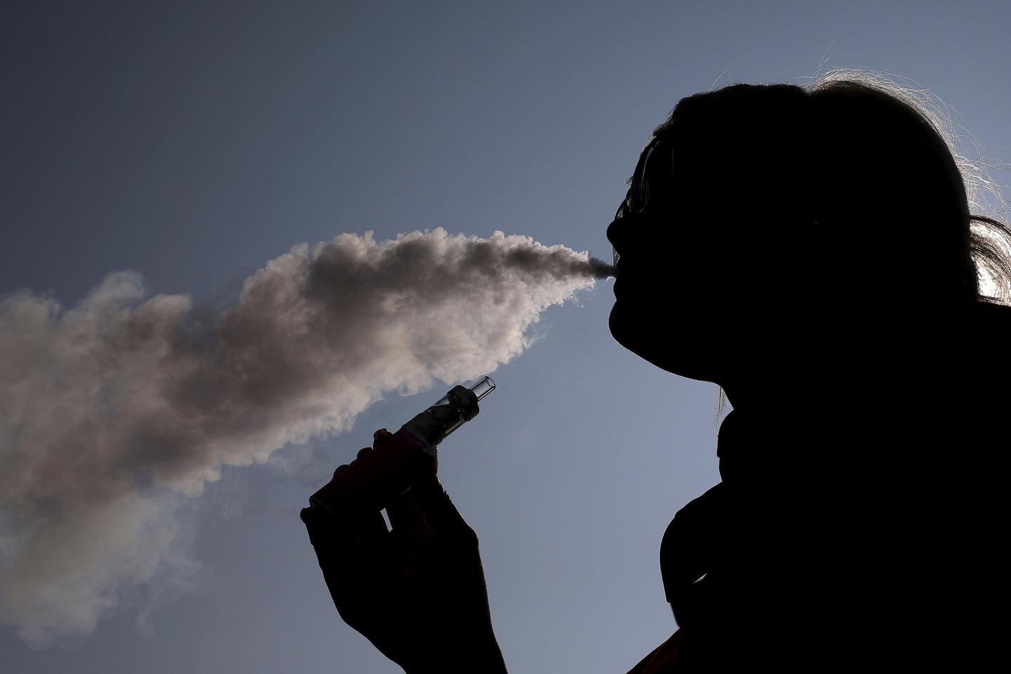 elfbar nachfüll pod läuft aus Même sans nicotine, votre cigarette électronique : ces effets cachés sur  vos poumons et vos artères, selon l'Anses main image 1