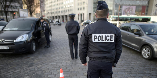 Cinq fonctionnaires de la brigade anticriminalité de Stains, en Seine-Saint-Denis, sont en garde à vue pour vol et trafic de drogue