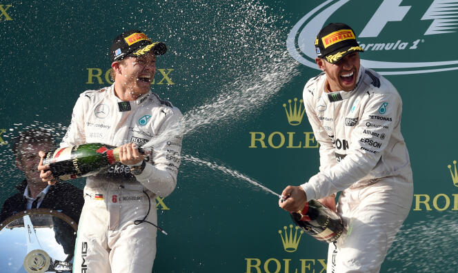 L'Allemand Nico Rosberg, fils de Keke Rosberg, sur le podium du Grand Prix d'Australie le 15 mars.