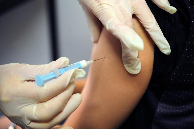 Pour la grippe, « seulement 48 % des assurés à risque se sont fait vacciner en 2015-2016, soit un recul de plus de 14 points depuis 2009 ».