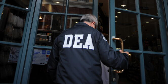 Un policier américain de l'Agence fédérale de contrôle des stupéfiants (Drug Enforcement Administration, DEA).