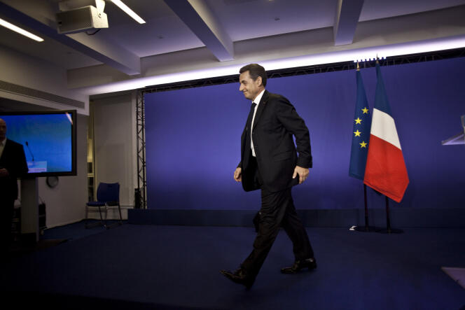 Nicolas Sarkozy au siège de l'UMP, dimanche 29 mars.