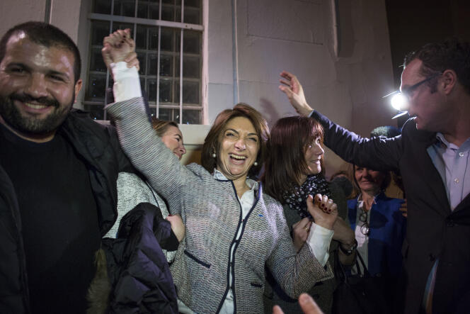 Martine Vassal, à la fédération UMP des Bouches-du-Rhône, célèbre sa victoire, dimanche 29 mars.