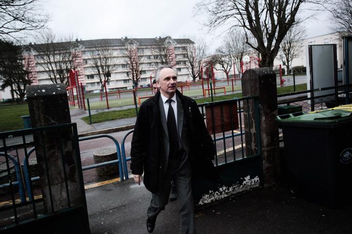 il veut se brancher à une fête