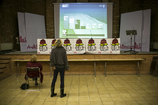 Le siège local du PS, à Toulouse, le 22 mars, au soir du premier tour des élections départementales.