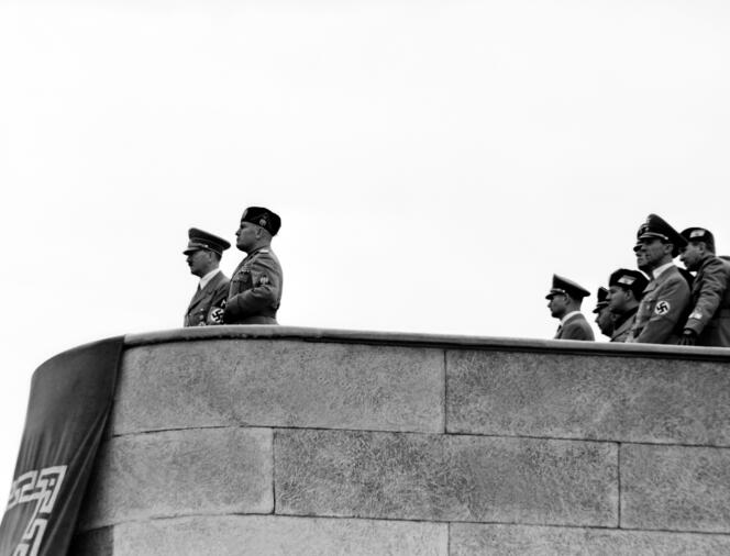 Benito Mussolini (à droite) et Adolf Hitler à Rome le 3 mai 1938.