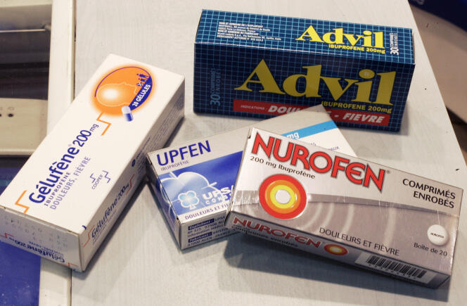 Anti-inflammatoire non stéroïdien le plus utilisé en France, l’ibuprofène permet de soulager les maux de tête, la fièvre ou les douleurs.