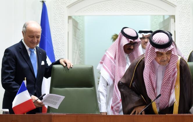 Laurent Fabius avec son homologue saoudien, le prince Saoud Al-Fayçal Ben Abdel Aziz Al-Saoud, le 12 avril, à Riyad.