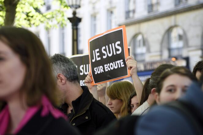 Lors d'un rassemblement contre le projet de loi sur le renseignement, le 13 avril à Paris.