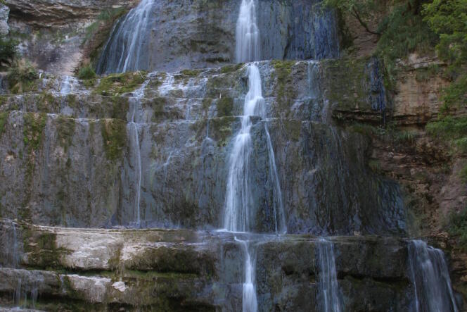 Une cascade dans le Jura.