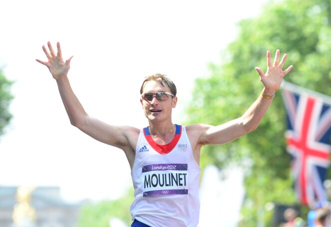 Bertand Moulinet sur la ligne d'arrivée du 50 km marche des Jeux olympiques de Londres, en août 2012.