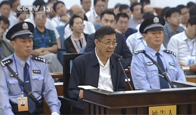 Image de la chaîne de télévision chinoise CCTV montrant Bo Xilai lors de son procès le en août 2013.