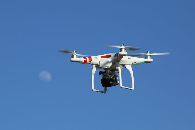 Un drone équipé d'une GoPro.