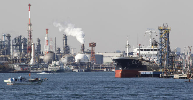 Un terminal pétrolier près de la raffinerie de pétrole de Kawasaki, à l'ouest de Tokyo, au Japon.